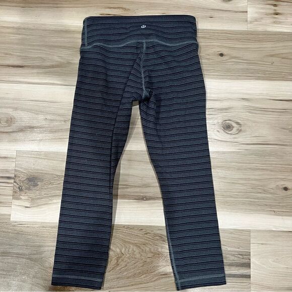 Lululemon Wunder Under Crop Textured Stripe Slate Deep Coal Women’s 4 - Picture 5 of 6